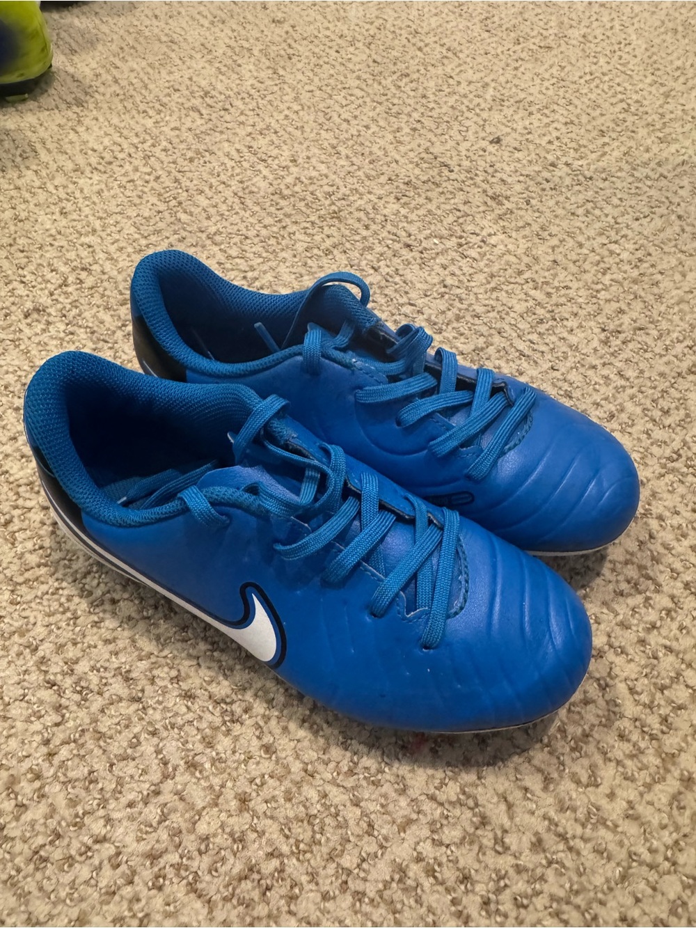Nike Jr. Tiempo Legend 10 Club MG Cleats Size 2.5 Little Kids